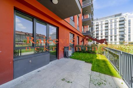 SAVSKI VENAC BEOGRAD NA VODI 66m2 , T , 285000e