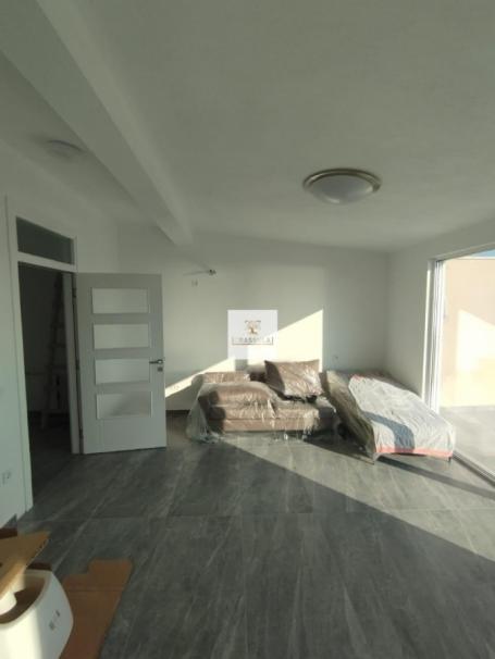 Jednosoban apartman sa pogledom na more i terasom u Dobrim Vodama, Bar