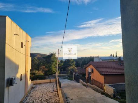 Prodaja prizemlja kuće u Zagrađu, Bar – Savršen prostor za opuštanje blizu mora