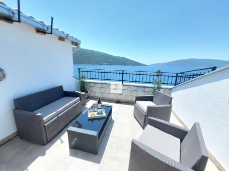 Luksuzan trosoban stan na obali mora u Kumboru, Herceg Novi