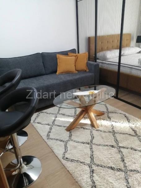 Kennedy Residence, izdavanje jednosobnog stana