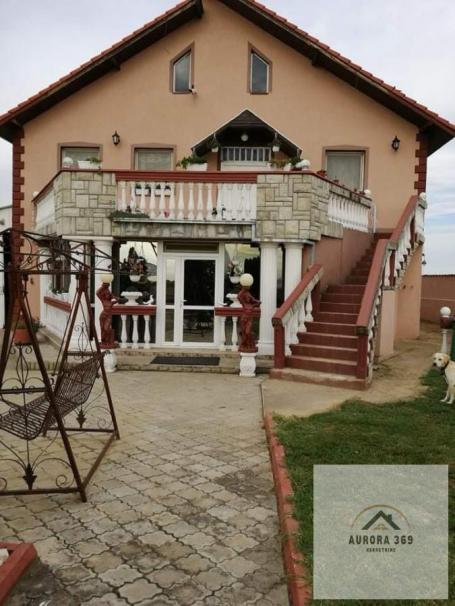 PRODAJE SE ŠESTOSOBNA KUĆA SA BAZENOM, RUMA