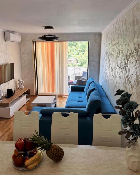 Jednosoban apartman sa u kompleksu sa bazenom, Przno-Budva (NA DUZI VREMENSKI PERIOD)