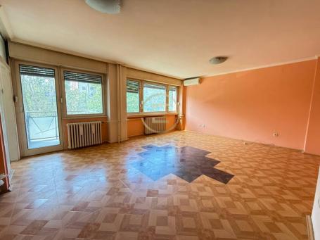 Trosoban 75m2, Bulevar Oslobođenja