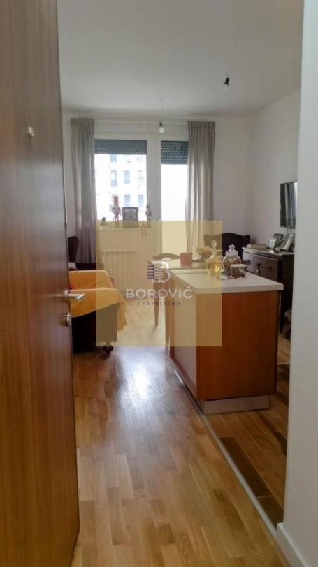 Lux stan kod Aviv parka, 65. 21m2, vpr
