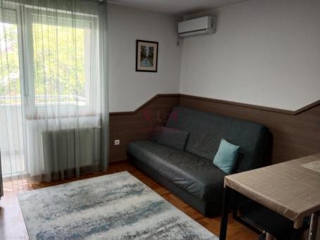 Novi Sad, lepa garsonjera na dobroj lokaciji