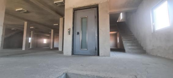 NOVI BEOGRAD BEZ. KOSA III M. Z. 1100m2 , 4500e