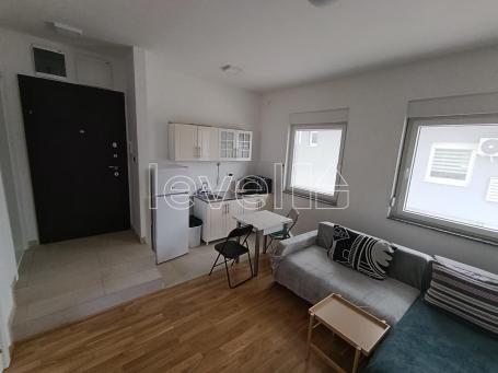 PETROVARADIN - PETROVARADIN - 31. 00 m2