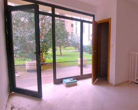 Poslovni prostor, 64m2, Gintaš, Podgorica
