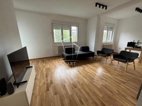 Klinički centar, Miloša Pocerca, sa garažnim mestom ID#10083