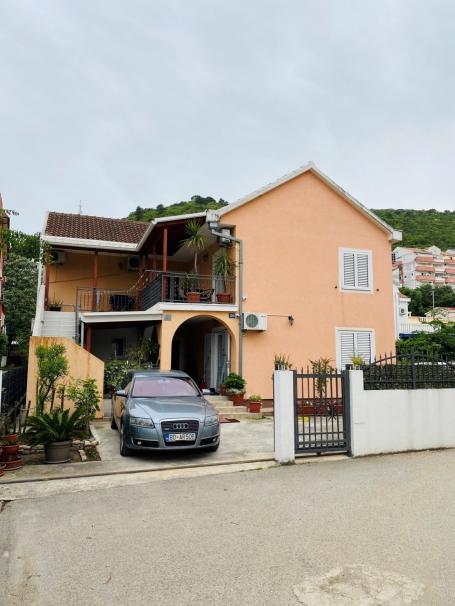 Prodaja, Kuća, 238m2 , Budva
