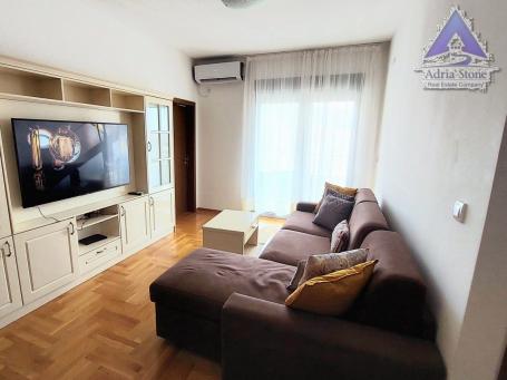 Izdavanje, Stan, 61m2 , Rozino