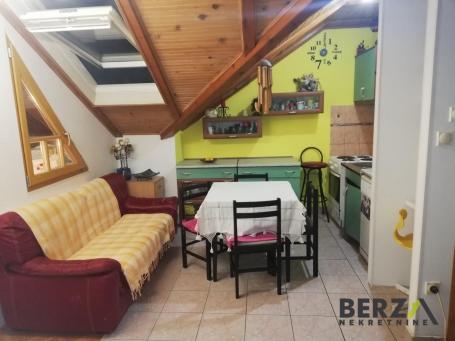 IZDAJE SE KOMPLETNO NAMEŠTEN  DVOSOBAN STAN, PET FRIENDLY, SOCIJALNO