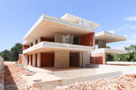 New construction with swimming pool near Rovinj