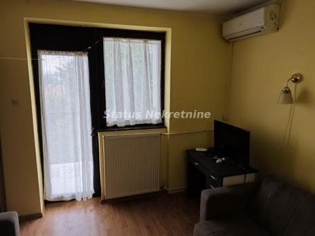 Sajam-Useljiva Nameštena Garsonjera 27m2 sa Lepom Terasom-zakupnina 250e-065/385 8880