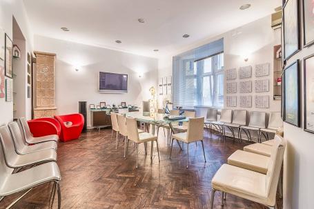 Ilica, strogi centar, pješačka zona, poslovni prostor na 1. katu 254 m2