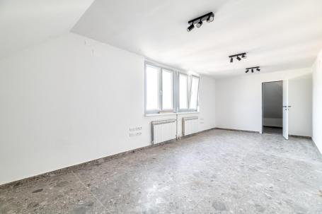 Zagreb, Sesvete, poslovni prostor NKP 160 m2