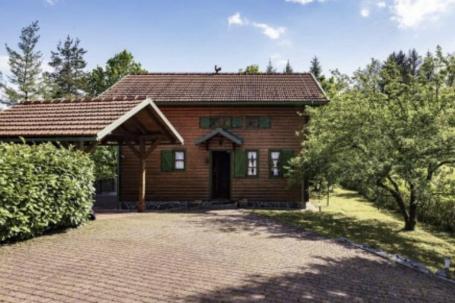 Karlovačka županija, Gornji Zvečaj, predivna drvena vikendica za odmor NKP 120 m2