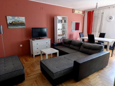 Novi Sad, Grbavica, odlican trosoban stan