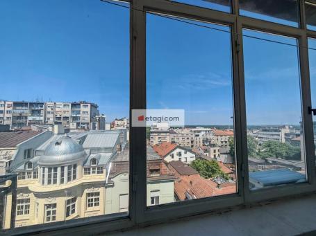 Izdaje se dvosoban stan u centru