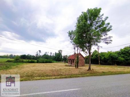 Građevinski plac 16 ari sa stambenim objektom 38m2, Obrenovac, Stubline – 22. 000€