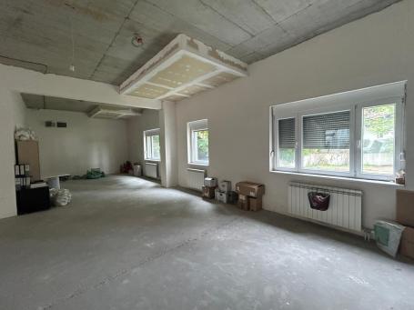 Fenomenalan lokal u Zemunu, 163m2, 407000 EUR