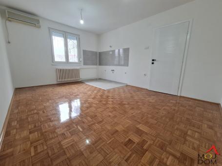 NOVI SAD - BETANIJA - JEDNOIPOSOBAN STAN - 37 m2 - 106, 800€