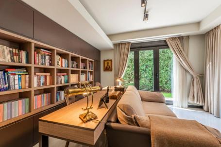 Izdavanje, Kuća, 300m2 , Dalmatinska
