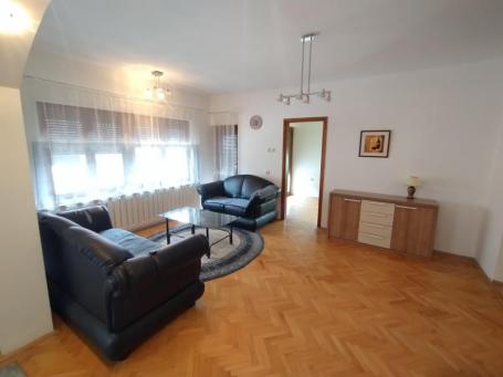 Četvorosoban stan u kući - Bulevar Nemanjića