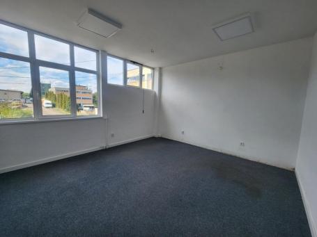 Izdavanje, Poslovni prostor, 500m2 , Trošarina