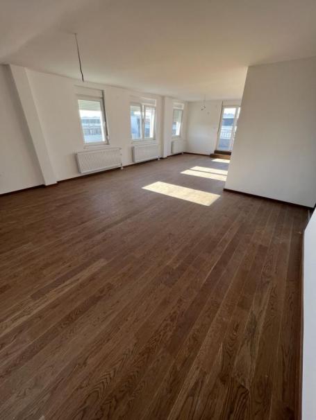 Nov šestosoban Penthouse na Telepu