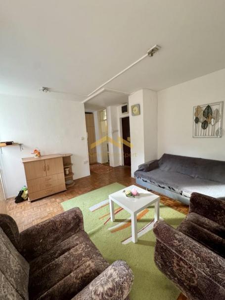 Topao i svetao dvosoban stan na Novom naselju