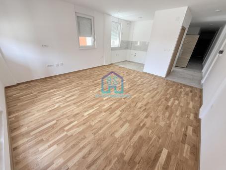 Prodaja, Stan, 83m2 , Veternička rampa