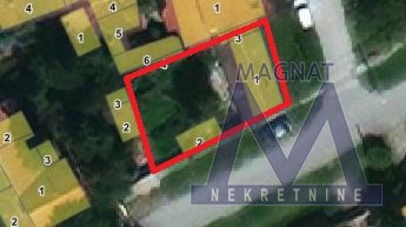 Petrovaradin, na odličnom mestu na prodaju starija uknjižena kuća od 52m2 sa nus prostorijama od 18m