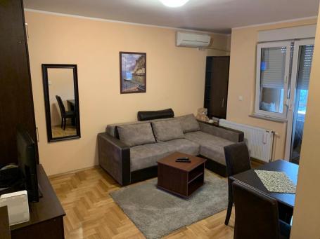Nameštena Garsonjera 28m Sajam