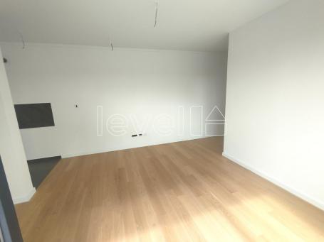 PETROVARADIN - PETROVARADIN - 90. 00 m2