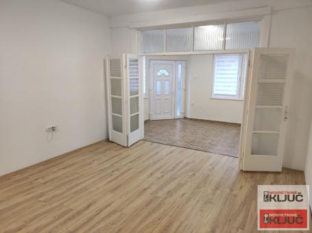 ADAMOVIĆEVO NASELJE, 34m2, Jednosoban, Prazan, Useljiv