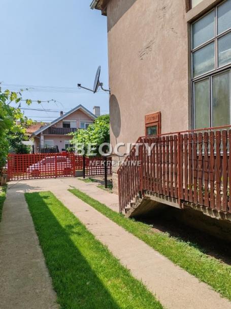 Ruma, Centar, , 3. 0, 241m2, 87500EUR Spratna kuća za renoviranje