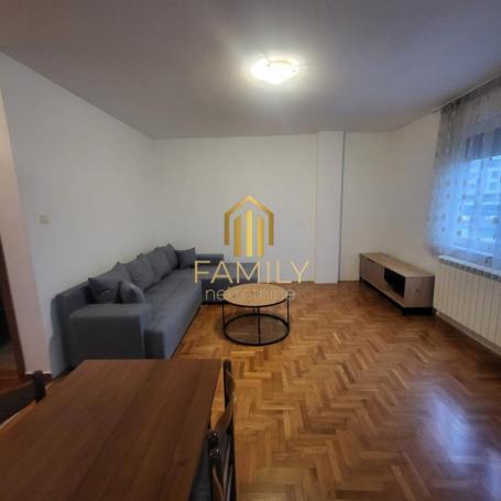 Jednosoban stan sa terasom na Bulevaru Evrope – 32m², 300€