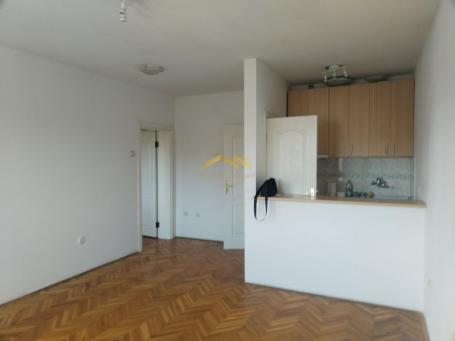 Dvosoban stan 42m² + garaža 15m²