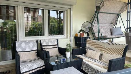 NOVI SAD - ADAMOVIĆEVO NASELJE - 301. 00 m2