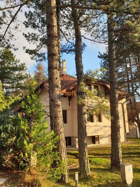 Zlatibor, zona 1, kuća 300m2, odlična investicija