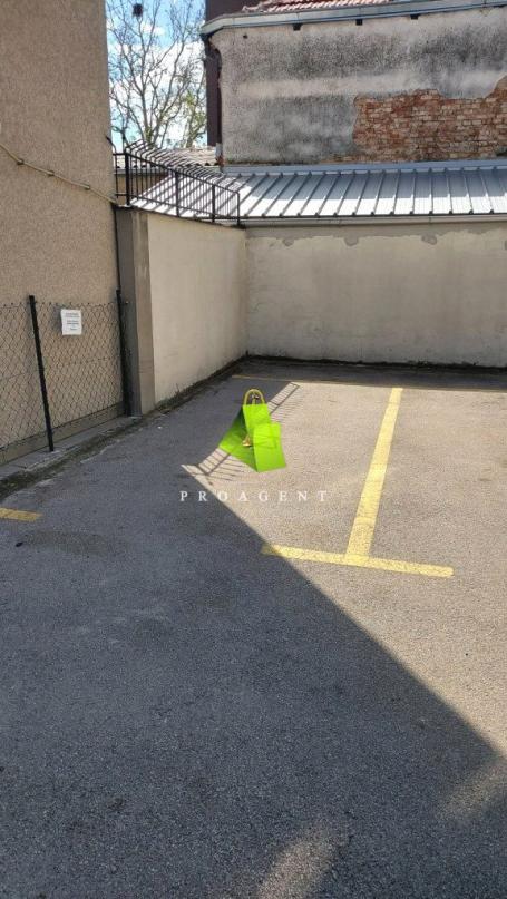 Parking mesto u blizini gimnazije ´9. maj´ ID#6621