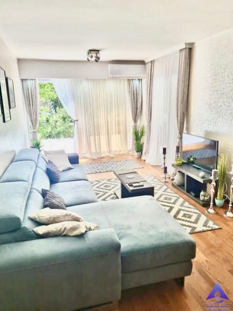 Prodaja, Stan, 92m2 , Adok