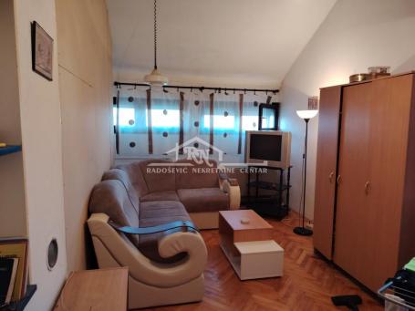 Padinska skela, 58m2, u zgrada sa fasadnom ciglom ID#1528