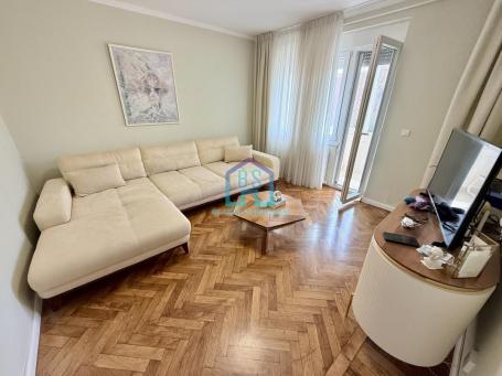 Dvosoban stan Grbavica Doža Đerđa