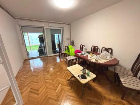 Nenameštena kuća sa dvoištem u Durlanu ID#6633