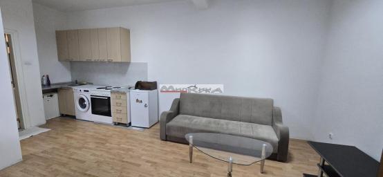 Kneževac-1. 5 stan