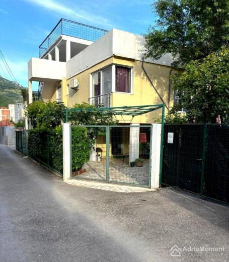 Kuća u Sutomoru - Gotovi biznis