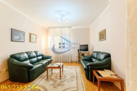 Stari grad, Trg Nikole Pašića - Dečanska 52m2